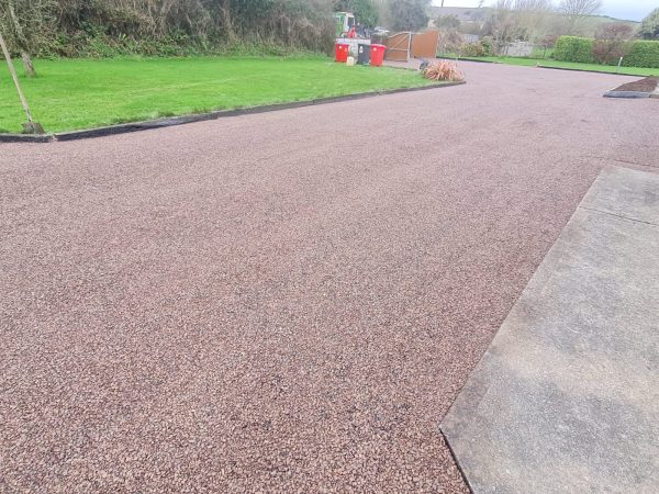 Laying a tar and chip driveway in Bandon