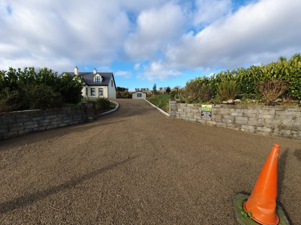 Laying a tar and chip driveway in Bantry