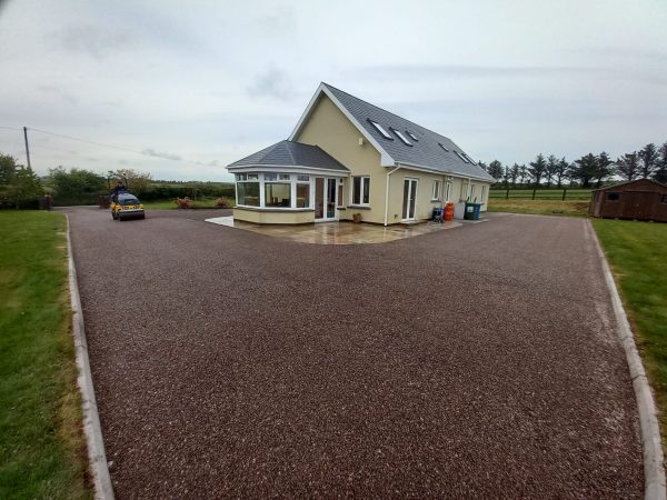 Laying a tar and chip driveway in Clonakilty